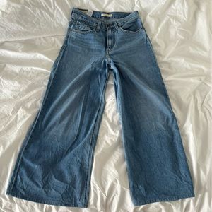 Levi’s XL wide leg jean’s puddle jeans 27 EVERYTHING IS $20